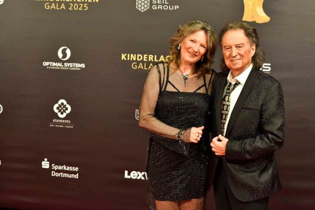 ABBdortmund: Alexandra Andrews mit Mann Chris Andrews Sanger Ehepaar zu Gast auf dem roten Teppich bei der Kinderlachen Gala 2025 in der Westfalenhalleam 29.11.2025 in Dortmund NRW Deutschland