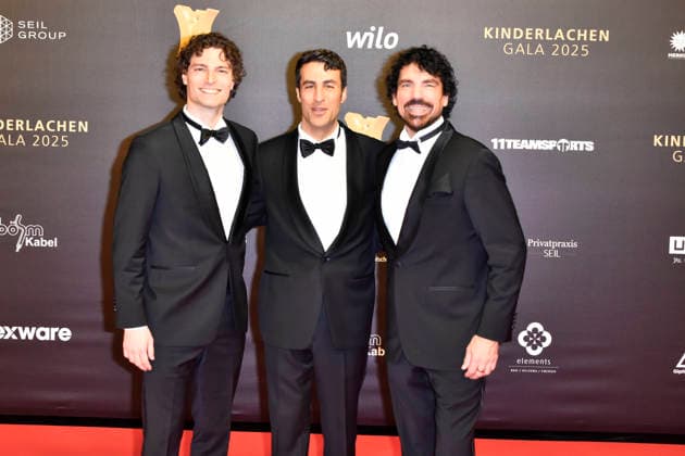 ABBdortmund: German Gholami, Val Mihelcic, Laszlo Maleczky, Impulso Tenors zu Gast auf dem roten Teppich bei der Kinderlachen Gala 2025 in der Westfalenhalleam 29.11.2025 in Dortmund NRW Deutschland