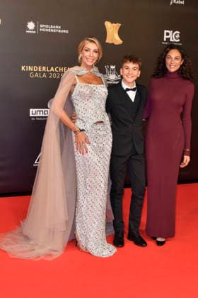 ABBdortmund: Lilly Becker , Annika Gassner, Neo ( The Voice Kids) zu Gast auf dem roten Teppich bei der Kinderlachen Gala 2025 in der Westfalenhalleam 29.11.2025 in Dortmund NRW Deutschland