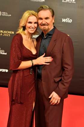 ABBdortmund: Nick P (Nikolaus Presnik), Karin Presnik Sanger zu Gast auf dem roten Teppich bei der Kinderlachen Gala 2025 in der Westfalenhalleam 29.11.2025 in Dortmund NRW Deutschland