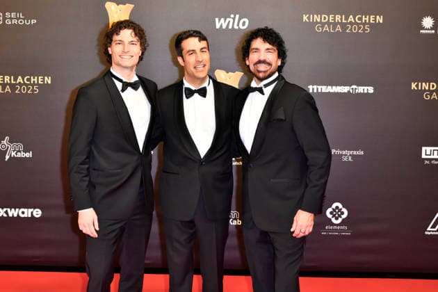 ABBdortmund: German Gholami, Val Mihelcic, Laszlo Maleczky, Impulso Tenors zu Gast auf dem roten Teppich bei der Kinderlachen Gala 2025 in der Westfalenhalleam 29.11.2025 in Dortmund NRW Deutschland