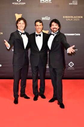 ABBdortmund: German Gholami, Val Mihelcic, Laszlo Maleczky, Impulso Tenors zu Gast auf dem roten Teppich bei der Kinderlachen Gala 2025 in der Westfalenhalleam 29.11.2025 in Dortmund NRW Deutschland