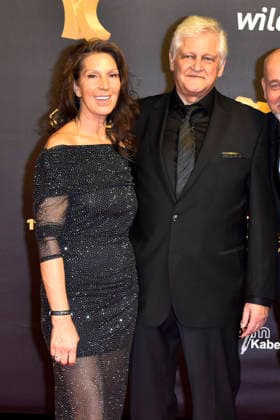 ABBdortmund: Dieter Wiesner mit Frau zu Gast auf dem roten Teppich bei der Kinderlachen Gala 2025 in der Westfalenhalleam 29.11.2025 in Dortmund NRW Deutschland