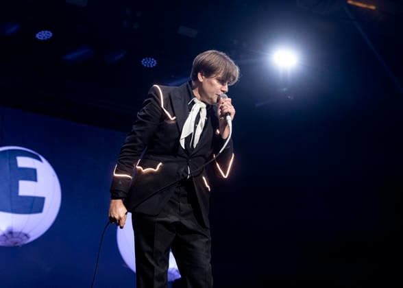 The Hives performing live at Alexandra Palace, London, 29 November 2025 The Hives performing live at Alexandra Palace, London, 29 November 2025 Howlin Pelle Almqvist (Per Almqvist) ,lead singer The Hives are a Swedish rock band that rose to prominence in the early 2000s during the garage rock revival. Their mainstream success came with the release of the album Veni Vidi Vicious, containing the anthem Hate to Say I Told You So . The band have been acclaimed by music critics as one of the best live rock bands in current music. This is their The Hives Forever Forever The Hives - World Tour 2025, Credit:Dafydd Owen Avalon Alexandra Palace, London  Copyright: xDafyddxOwenx xAvalonx 1055520161