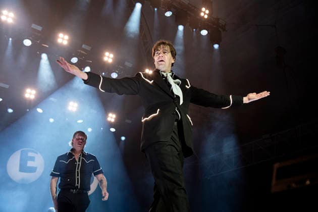 The Hives performing live at Alexandra Palace, London, 29 November 2025 The Hives performing live at Alexandra Palace, London, 29 November 2025 Howlin Pelle Almqvist (Per Almqvist) ,lead singer The Hives are a Swedish rock band that rose to prominence in the early 2000s during the garage rock revival. Their mainstream success came with the release of the album Veni Vidi Vicious, containing the anthem Hate to Say I Told You So . The band have been acclaimed by music critics as one of the best live rock bands in current music. This is their The Hives Forever Forever The Hives - World Tour 2025, Credit:Dafydd Owen Avalon Alexandra Palace, London  Copyright: xDafyddxOwenx xAvalonx 1055520362