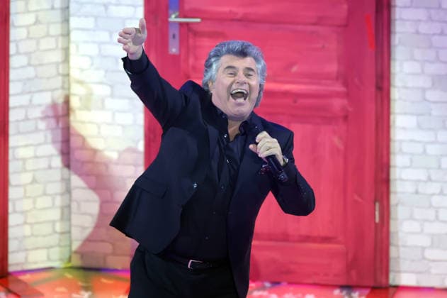ARD: Das Adventsfest der 100.000 Lichter . Sänger Andy Borg während der ARD Fernsehshow Das Adventsfest der 100.000 Lichter am 29.11.2025 in Suhl. 20251129SBK0090