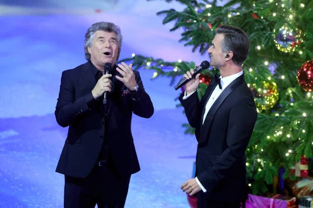 ARD: Das Adventsfest der 100.000 Lichter . Fernsehmoderator Florian Silbereisen und Sänger Andy Borg während der ARD Fernsehshow Das Adventsfest der 100.000 Lichter am 29.11.2025 in Suhl. 20251129SBK0095