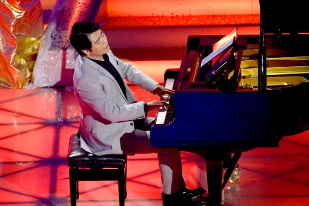 Lang Lang in der ARD TV-Show Das Adventsfest der 100.000 Lichter 2025 im Congress Center Suhl. Suhl, 29.11.2025