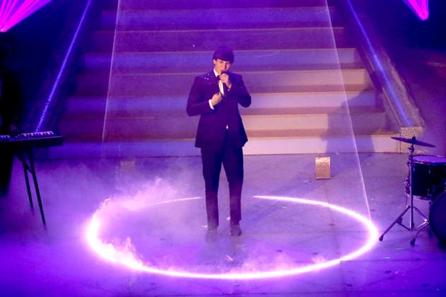 Wincent Weiss in der ARD TV-Show Das Adventsfest der 100.000 Lichter 2025 im Congress Center Suhl. Suhl, 29.11.2025