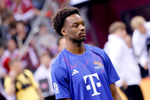 Influencer und Sänger Taddl WhyGuy (Team BigShoe) beim Telekom Starkick 2025 im Telekom Dome. Zahlreiche Fußball-Legenden, Promis, Influencer und Stars kickten für einen guten Zweck auf dem Kleinfeld. Bonn, 30.11.2025 NRW Deutschland Copyright: xChristophxHardtx