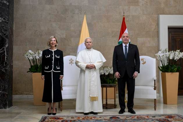LEBANON - POPE LEO XIV DURING A MEETING WITH THE LEBANESE PRIME MINISTER NAWAF SALAM AT THE PRESIDENTIAL PALACE IN BEIRUT, LEBANON - 2025 11 30 Lebanon,Beirut, 2025 11 30 Pope Leo XIV (C) during a courtesy visit to the Lebanese President Joseph Aoun (R) and his family at the Presidential Palace in Beirut, Lebanon, Pope Leo XIV is on his first apostolic visit outside Italy since his election as pontiff. He visited Turkey from 27 November and continues his journey to Lebanon from 30 November until 02 December.. EDITORIAL USE ONLY - NO BOOKS Copyright: xVATICANxMEDIAx