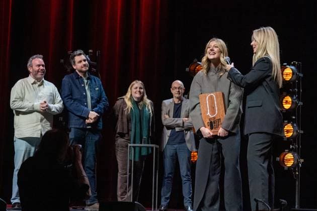Belgian comedian Bregje Iding (2R) is pictured after winning the final show of Humo s Comedy Cup 2025, in the Arenbergschouwburg in Antwerp, Sunday 30 November 2025. Humo s Comedy Cup is a competition organized by the weekly magazine Humo to reward the greatest comedy talent.  JONASxROOSENS 145543202