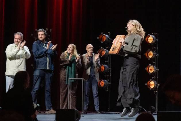 Belgian comedian Bregje Iding (R) is pictured after winning the final show of Humo s Comedy Cup 2025, in the Arenbergschouwburg in Antwerp, Sunday 30 November 2025. Humo s Comedy Cup is a competition organized by the weekly magazine Humo to reward the greatest comedy talent.  JONASxROOSENS 145543216