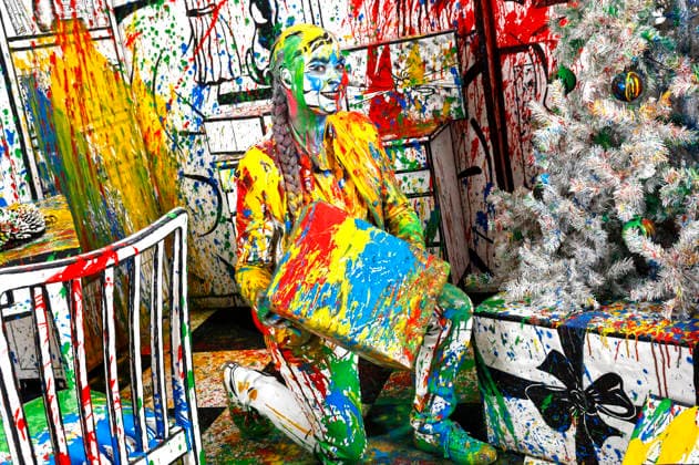 Bodyart: Colour Christmas Splash Performance mit Model Tatjana Heinz im Studio Düsterwald. Hameln, 30.11.2025 - BodyArt-Künstler: Jörg Düsterwald