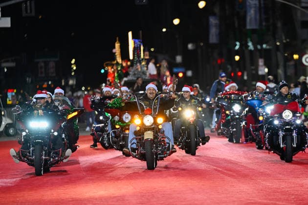 93rd Hollywood Christmas Parade in California HOLLYWOOD, CALIFORNIA - NOV 30: 93rd annual Hollywood Christmas Parade is held in Hollywood of Los Angeles, California, United States on November 30, 2025. Tayfun Coskun Anadolu California United States. Editorial use only. Please get in touch for any other usage.  Copyright: x2025xAnadoluxTayfunxCoskunx