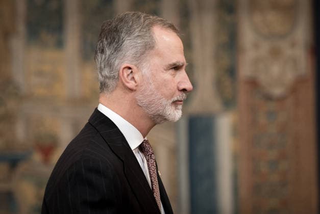 Felipe VI presents the XIX Kingdom of Spain Award for Business Career to the honorary president of Galletas Gullón King Felipe VI during the award ceremony of the IX Kingdom of Spain Award for Business Career, at the Royal Palace of El Pardo, on December 1, 2025, in Madrid Spain In this edition the award was presented to the honorary president of Galletas Gullón, María Teresa Rodríguez, a company that was founded in 1892 and which she managed since 1983, after the death of her husband, José Manuel Gullón, until her retirement in 2019 Galletas Gullón is today the only family-owned biscuit company that remains in the sector with a turnover of over 300 million euros per year and a presence in more than 120 countries In addition to her outstan  Copyright: xDiegoxRadamÃ sx 7139775