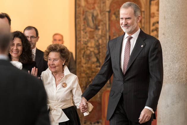 Felipe VI presents the XIX Kingdom of Spain Award for Business Career to the honorary president of Galletas Gullón King Felipe VI during the ceremony of presentation of the IX Kingdom of Spain Award for Business Career to the honorary president of Galletas Gullón, María Teresa Rodríguez c at the Royal Palace of El Pardo, on December 1, 2025, in Madrid Spain In this edition, the award was presented to the honorary president of Galletas Gullón, María Teresa Rodríguez, a company that was founded in 1892 and which she managed since 1983, after the death of her husband, José Manuel Gullón, until her retirement in 2019 Galletas Gullón is today the only family-owned biscuit company that remains in the sector with an annual turnover of over 300 mi Copyright: xDiegoxRadamà sx 7139785