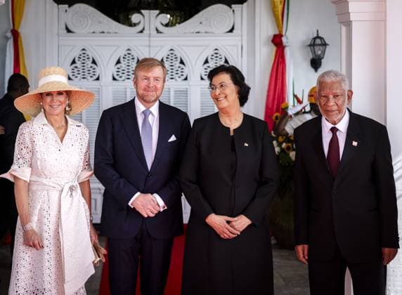 PARAMARIBO Surinamese President Jennifer Geerlings-Simons and her husband welcomed King Willem-Alexander and Queen Maxima at the Presidential Palace with an official welcome ceremony. The royal couple were on a three-day state visit to Suriname at the president s invitation. ANP REMKO DE WAAL netherlands out - belgium out  Copyright: xx x543573967x originalFilename: 543573967.jpg