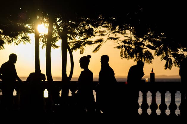 Salvador, Bahia, Brazil - November 14, 2025: View of people in silhouette watching the sunset on Porto da Barra beach. City of Salvador, Bahia. Salvador Bahia Brazil Copyright: xThalesxAntoniox 2025-11-14 Barra 161