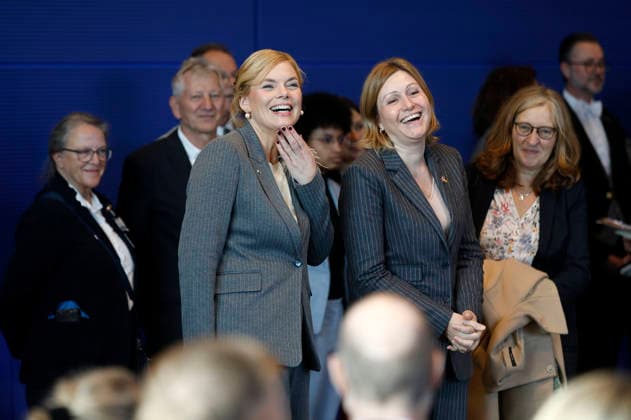Julia Klöckner und Yael Braun-Pivet bei der Verleihung des Deutsch-Französischen Parlamentspreises 2025 im Reichstagsgebäude. Berlin, 01.12.2025