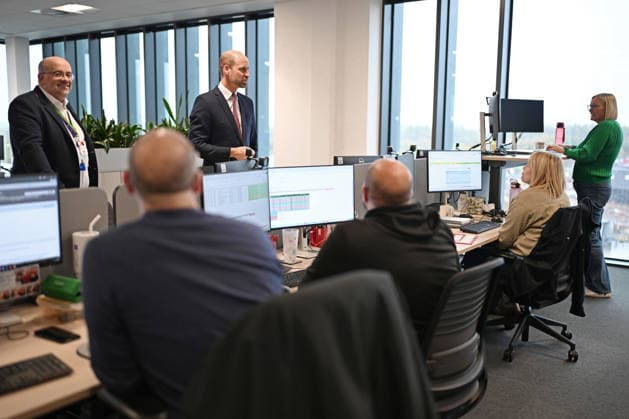 The Prince Of Wales Attends The Wales Investment Summit Prince William, Prince of Wales talks to employees during a visit at the semiconductor manufacturer SPTS, a division of KLA, ahead of the Wales Investment Summit on December 01, 2025 in Newport, Wales. Organized by the Welsh Government at the ICC Wales, the Summit will bring together over 300 delegates from almost 30 countries across sectors including clean energy, technology, life sciences, financial services, manufacturing and the creative industries. Wales is currently home to around 1,480 overseas-owned companies employing more than 174,000 people., Credit:Avalon.red Avalon United Kingdom, Wales, Newport Copyright: xAvalon.redx xAvalonx 1055813166