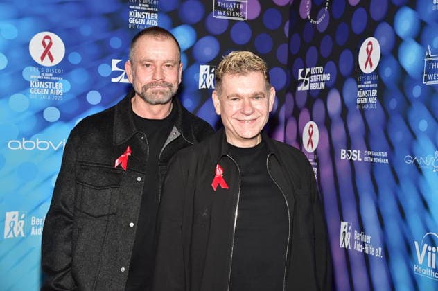 40. Jahre -KÜNSTLER GEGEN AIDS Ð DIE GALA 2025 KÜNSTLER GEGEN AIDS Ð DIE GALA 2025 Ulf Leo Sommer und Peter Plate sind Musikproduzenten und Komponisten Ankunft, roter Teppich zum Jubiläum KÜNSTLER GEGEN AIDS Ð DIE GALA 2025 Benefizgala zum 40-jährigen Jubiläum der Berliner Aids-Hilfe e.V. im TDW in Berlin am 01.12.2025