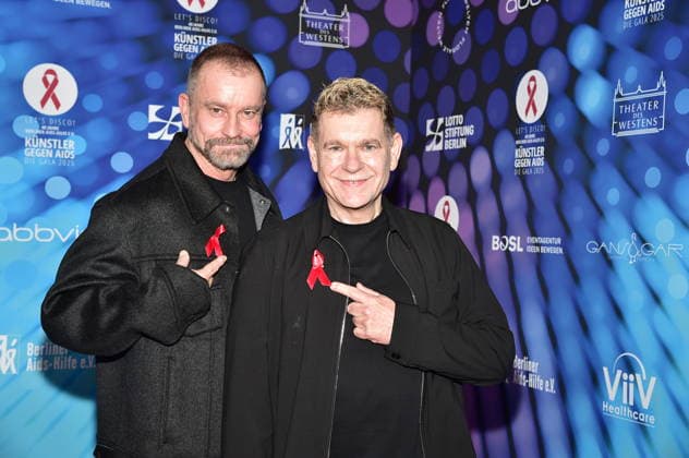 40. Jahre -KÜNSTLER GEGEN AIDS Ð DIE GALA 2025 KÜNSTLER GEGEN AIDS Ð DIE GALA 2025 Ulf Leo Sommer und Peter Plate sind Musikproduzenten und Komponisten Ankunft, roter Teppich zum Jubiläum KÜNSTLER GEGEN AIDS Ð DIE GALA 2025 Benefizgala zum 40-jährigen Jubiläum der Berliner Aids-Hilfe e.V. im TDW in Berlin am 01.12.2025