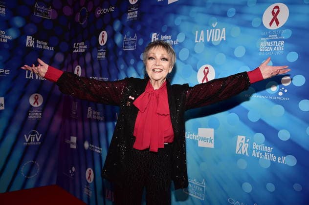 40. Jahre -KÜNSTLER GEGEN AIDS Ð DIE GALA 2025 KÜNSTLER GEGEN AIDS Ð DIE GALA 2025 Barbara Schöne Ankunft, roter Teppich zum Jubiläum KÜNSTLER GEGEN AIDS Ð DIE GALA 2025 Benefizgala zum 40-jährigen Jubiläum der Berliner Aids-Hilfe e.V. im TDW in Berlin am 01.12.2025
