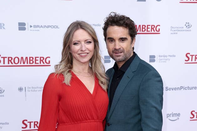 Diana Staehly und Oliver Wnuk bei der Kinopremiere von Stromberg - Wieder alles wie immer am 1.12.2025 im Zoo Palst in Berlin Stromberg Filmpremiere in Berlin
