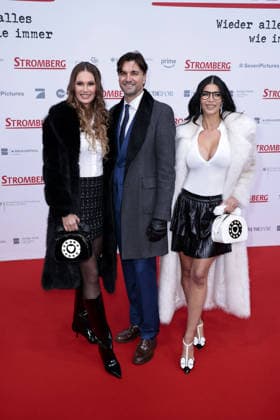 Franziska Scheffter, Felix Steiner und Micaela Schaefer bei der Kinopremiere von Stromberg - Wieder alles wie immer am 1.12.2025 im Zoo Palst in Berlin Stromberg Filmpremiere in Berlin