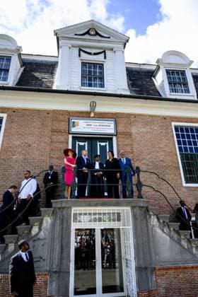 Paramaribo, The Netherlands, 2025-12-01 14:34:17 PARAMARIBO, 1 December 2025, Court of Justice. King Willem-Alexander and Queen Maxima are paying a state visit to the Republic of Suriname at the invitation of President Jennifer Geerlings-Simons. As part of the separation of powers, the judiciary will also be visited. At the Court of Justice, the Royal Couple will speak with the President of the Court and several judges about the importance of judicial independence in a democratic constitutional state. PHOTO: NLBeeld Patrick van Emst Credit: NL Beeld Patrick van Emst  Copyright: xx x