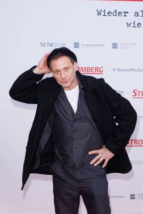 Premiere - Stromberg - Wieder alles wie immer - Hendrik Duryn bei der Kinopremiere von Stromberg - Wieder alles wie immer im Zoo Palast am 01.12.2025 in Berlin. Copyright: xEventpressxKochanx