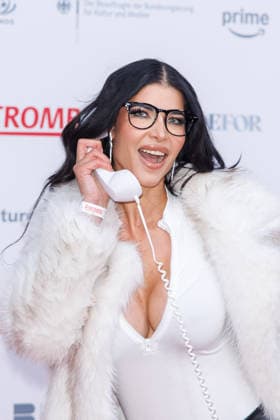 Premiere - Stromberg - Wieder alles wie immer - Micaela Schäfer bei der Kinopremiere von Stromberg - Wieder alles wie immer im Zoo Palast am 01.12.2025 in Berlin. Copyright: xEventpressxKochanx