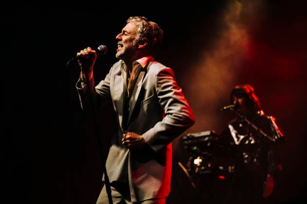 Konzert von Baxter Dury in Berlin Konzert von Baxter Dury am 01.12.2025 im ausverkauften Huxleys Neue Welt in Berlin., Berlin Berlin Deutschland Neukölln