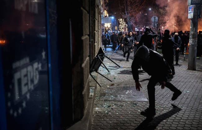 2026 State Budget Bill protest in Sofia SOFIA, BULGARIA-DECEMBER 01: Protesters clash with police during a second demonstration against the 2026 State Budget Bill in Sofia, Bulgaria, on December 01, 2025. Hundreds gathered for a second protest to halt the budget vote, which includes increased public-sector wage costs alongside higher insurance premiums for private-sector employees. Among the most criticized proposals are raising the external debt to 37.6 billion, increasing pension contributions by 2%, lifting the maximum social security income to 4,600 leva (2,352), raising the minimum social security income to 1,213 leva (620), and doubling the dividend tax rate from 5% to 10%. Borislav Troshev Anadolu Sofia Bulgaria. Editorial use only  Copyright: x2025xAnadoluxBorislavxTroshevx