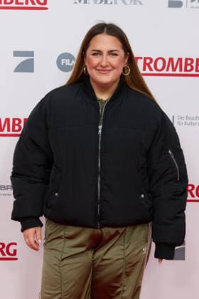 Sandra Safiulov (selfisandra) - Kinopremiere von Stromberg Wieder Alles Wie Immer im Zoo Palast in Berlin am 01.12.2025. Premiere Stromberg - Wieder Alles Wie Immer