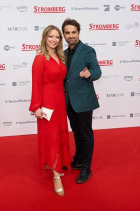 Diana Staehly und Oliver Wnuk - Kinopremiere von Stromberg Wieder Alles Wie Immer im Zoo Palast in Berlin am 01.12.2025. Premiere Stromberg - Wieder Alles Wie Immer