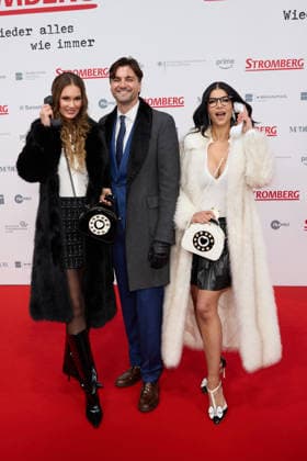 Franziska Scheffter, Felix Steiner und Micaela Schaefer - Kinopremiere von Stromberg Wieder Alles Wie Immer im Zoo Palast in Berlin am 01.12.2025. Premiere Stromberg - Wieder Alles Wie Immer