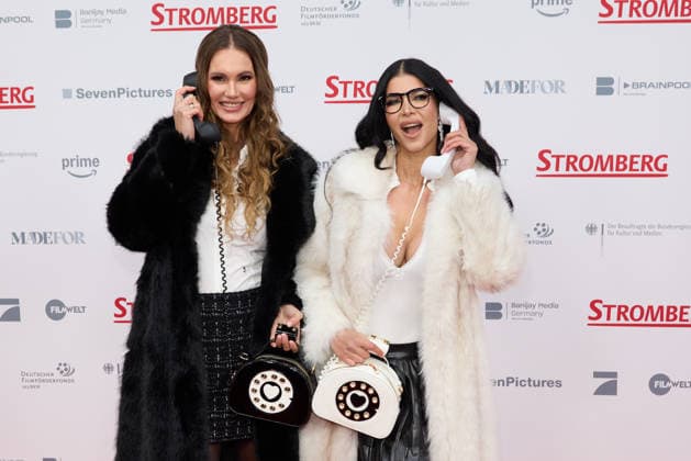 Franziska Scheffter und Micaela Schaefer - Kinopremiere von Stromberg Wieder Alles Wie Immer im Zoo Palast in Berlin am 01.12.2025. Premiere Stromberg - Wieder Alles Wie Immer