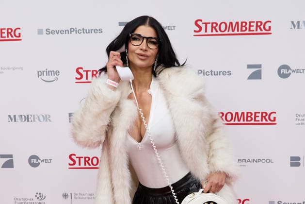 Micaela Schaefer - Kinopremiere von Stromberg Wieder Alles Wie Immer im Zoo Palast in Berlin am 01.12.2025. Premiere Stromberg - Wieder Alles Wie Immer