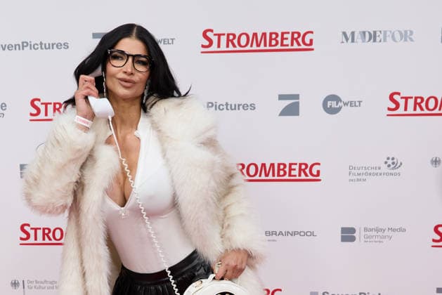Micaela Schaefer - Kinopremiere von Stromberg Wieder Alles Wie Immer im Zoo Palast in Berlin am 01.12.2025. Premiere Stromberg - Wieder Alles Wie Immer
