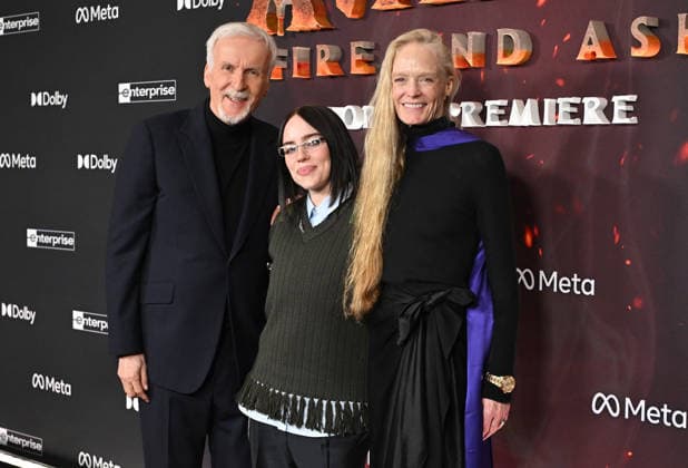 ˜Avatar Fire and Ash™ World Premiere James Cameron, Billie Eilish and Suzy Amis arriving to the world premiere of Avatar Fire and Ash at the Dolby Theatre on December 1, 2025 in Hollywood, Ca. Hollywood Dolby Theatre California USA Copyright: xLisaxOConnor xAFF-USA.COMx