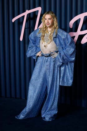 British Fashion Awards Gala Nigth - Red carpet Bill Kaulitz poses at the photocall of British Fashion Awards held at Royal Albert Hall, on December 01st 2025 in London, Great Britain. Photo Marco Piovanotto ABACAPRESS.COM  Copyright: xPiovanottoxMarco ABACAx