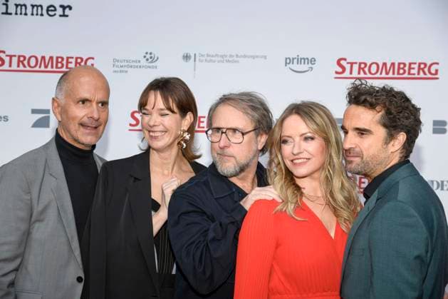 ABBberlin: Christoph Maria Herbst, Milena Dreißig, Bjarne Mädel, Diana Staehly und Oliver Wnuk Schauspieler auf dem roten Teppich bei der Weltpremiere des Kino Films STROMBERG WIEDER ALLES WIE IMMER im Zoo Palast Berlin am 01.12.2025 Berlin Deutschland