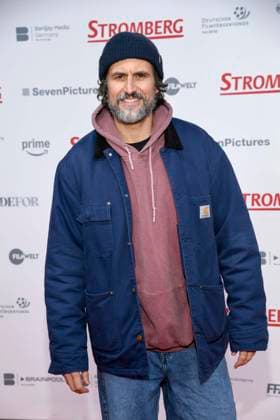ABBberlin: Tom Beck Schauspieler auf dem roten Teppich bei der Weltpremiere des Kino Films STROMBERG WIEDER ALLES WIE IMMER im Zoo Palast Berlin am 01.12.2025 Berlin Deutschland