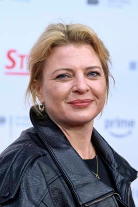 ABBberlin: Jördis Triebel Schauspielerin auf dem roten Teppich bei der Weltpremiere des Kino Films STROMBERG WIEDER ALLES WIE IMMER im Zoo Palast Berlin am 01.12.2025 Berlin Deutschland