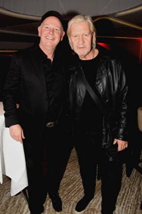 Charlie Glass Pianist Johnny Logan Saenger Muenchen 01.12.2025 Hotel Vierjahreszeiten-Kempinski Buch Vorstellung Fritz Egner Moderator -Mein Leben Zwischen Rhythm und Blues in Muenchen Foto Muenchen