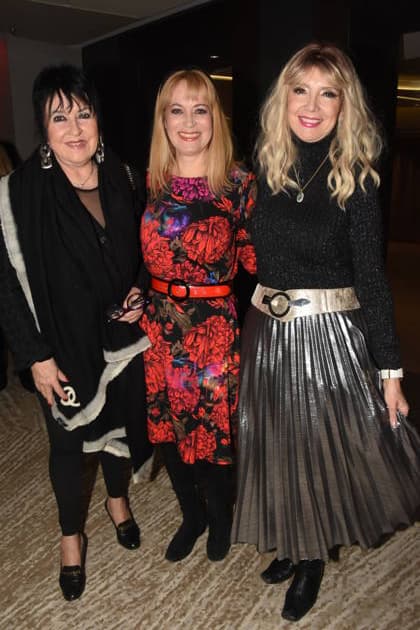 Ursula Ackermann Kaefer Witwe Sophie Adell Schauspielerin Cornelia Corba Schauspielerin Saengerin Muenchen 01.12.2025 Hotel Vierjahreszeiten-Kempinski Buch Vorstellung von Fritz Egner Moderator -Mein Leben Zwischen Rhythm und Blues in Muenchen Foto Muenchen