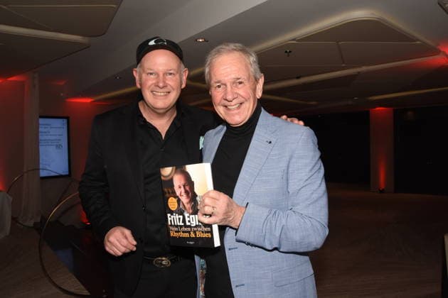 Charlie Glass Pianist Saenger Fritz Egner Moderator Autor Muenchen 01.12.2025 Hotel Vierjahreszeiten-Kempinski Buch Vorstellung von Fritz Egner Moderator -Mein Leben Zwischen Rhythm und Blues in Muenchen Foto Muenchen