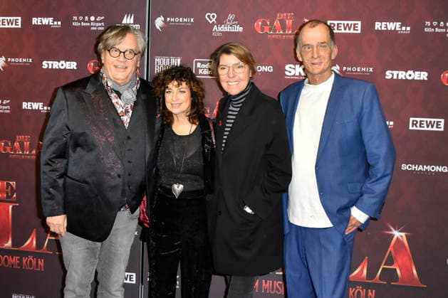 ABBkoeln: Hans-Peter Wilhelm Hape Kerkeling , Isabel Varell, Bettina Maria Böttinger, Georg Uecker zu Gast auf dem roten Teppich bei der Charity Aids Gala im Musical Dome Koeln am 01.12.2025 NRW Deutschland